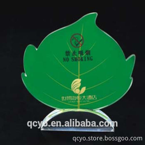 China hot sale customized new style clear acrylic sign holder for display